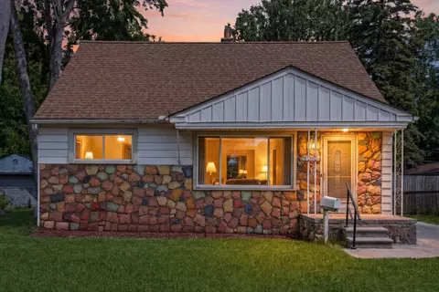 28836 Marquette St, Garden City, MI 48135