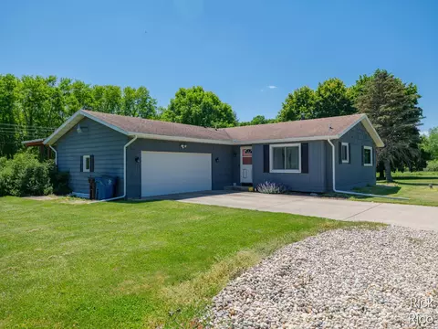 8290 E W Ave E, Vicksburg, MI 49097