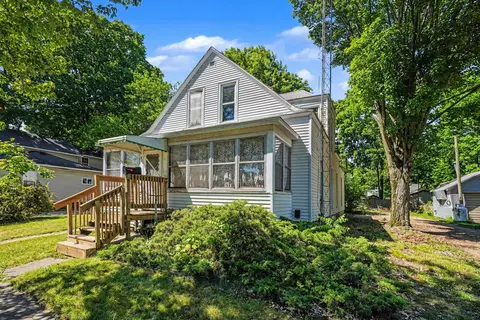 Exterior - 238 4th Ave, Three Rivers, MI 49093 photo 4 of 8