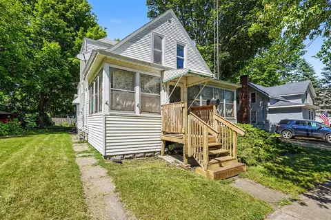 238 4th Ave, Three Rivers, MI 49093