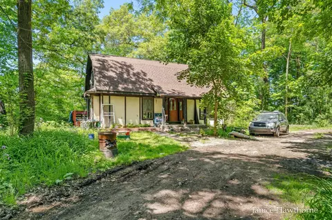 141 Irving Rd, Middleville, MI 49333