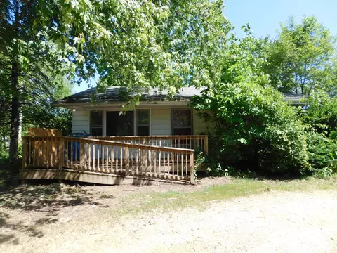 920 E Hoffman St, Three Rivers, MI 49093
