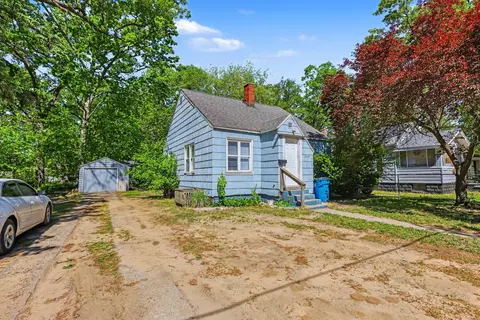 3329 Sanford St, Muskegon, MI 49444
