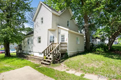 924 Hall St SE, Grand Rapids, MI 49507
