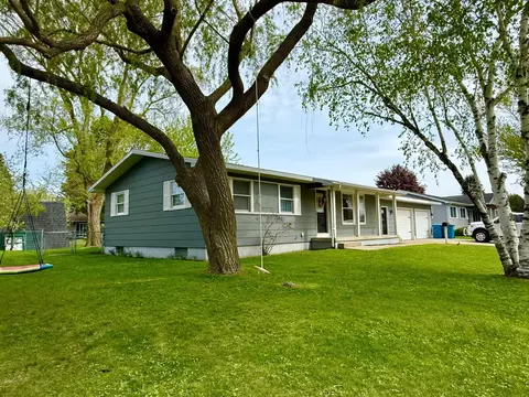 1335 Greenwich St, Manistee, MI 49660