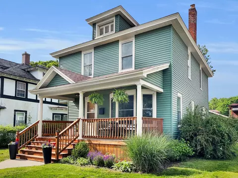 1211 Sigsbee St SE, Grand Rapids, MI 49506