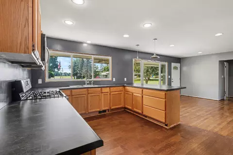 Kitchen - 17650 Heimbach Rd, Three Rivers, MI 49093 photo 3 of 4