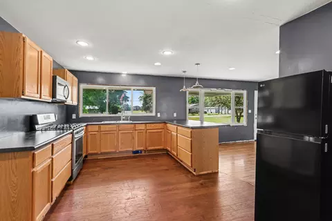 Kitchen - 17650 Heimbach Rd, Three Rivers, MI 49093 photo 1 of 4