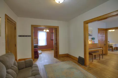 Entry Way - 307 Douglas St, Jackson, MI 49203 photo 3 of 11
