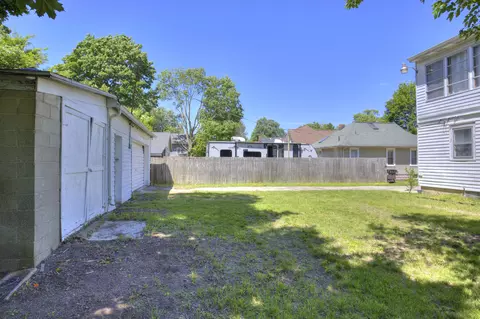 Exterior - 307 Douglas St, Jackson, MI 49203 photo 5 of 9