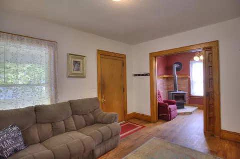 Living - 307 Douglas St, Jackson, MI 49203 photo 4 of 4