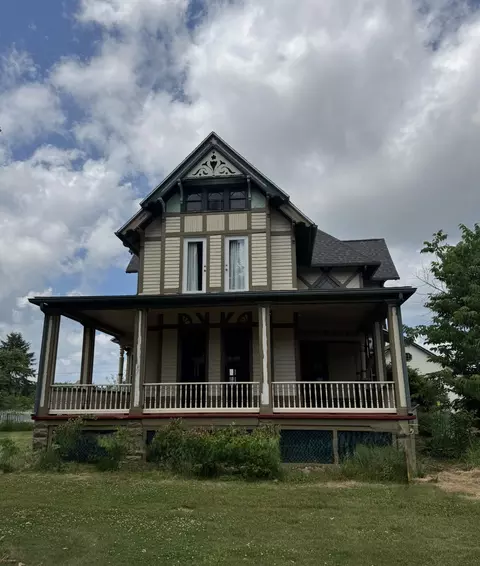 42304 W Red Arrow Hwy, Paw Paw, MI 49079