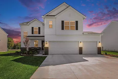 54566 Heron Cir, Chesterfield, MI 48047