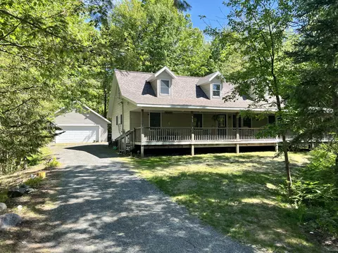 4760 N Lakeshore Rd, Mears, MI 49436