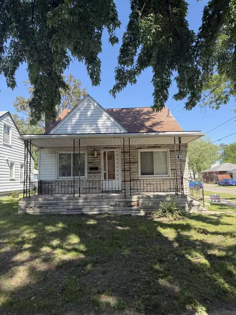 21004 Syracuse Ave, Warren, MI 48091
