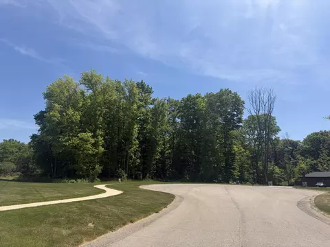 6306 Applewood Acres Dr NE, Comstock Park, MI 49321