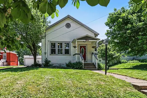 411 5th St, Manistee, MI 49660