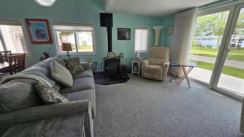 Living - 266 Keystone Dr, Bronson, MI 49028 photo 4 of 4