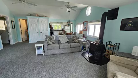 Living - 266 Keystone Dr, Bronson, MI 49028 photo 3 of 4