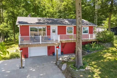 22420 Mckenzie St, Dowagiac, MI 49047