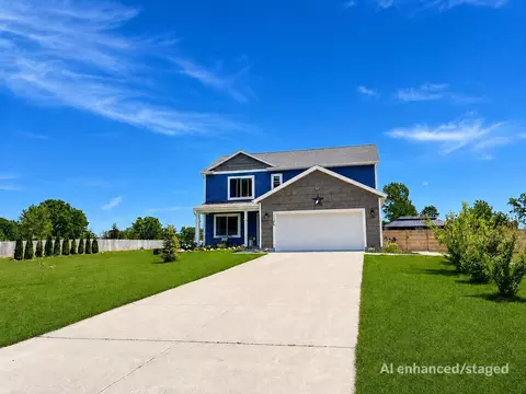 5326 N Point Dr, Pierson, MI 49339