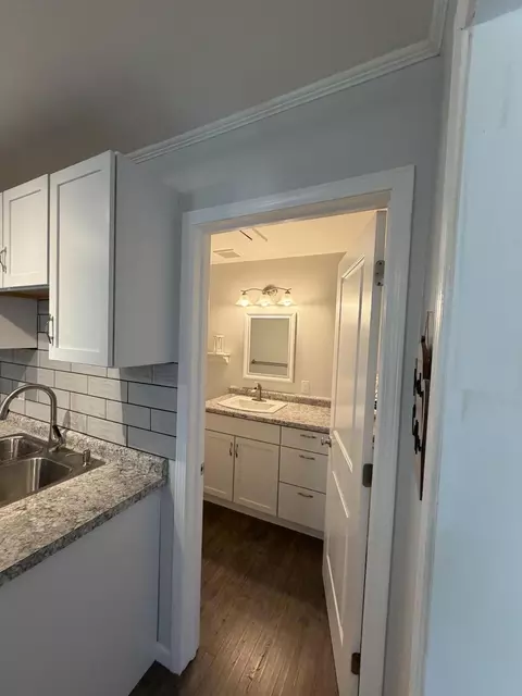 Bath - 615 Riddle St, Howell, MI 48843 photo 3 of 5