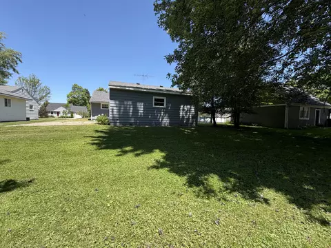 Exterior - 615 Riddle St, Howell, MI 48843 photo 3 of 3
