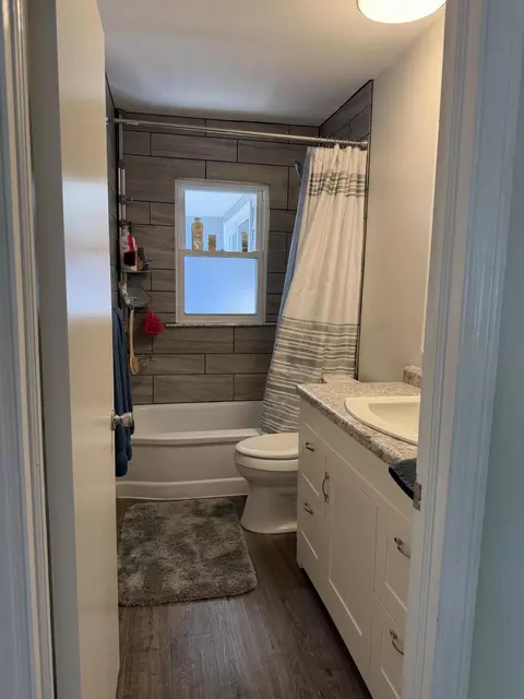 Bath - 615 Riddle St, Howell, MI 48843 photo 1 of 5