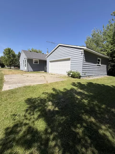 Exterior - 615 Riddle St, Howell, MI 48843 photo 2 of 3