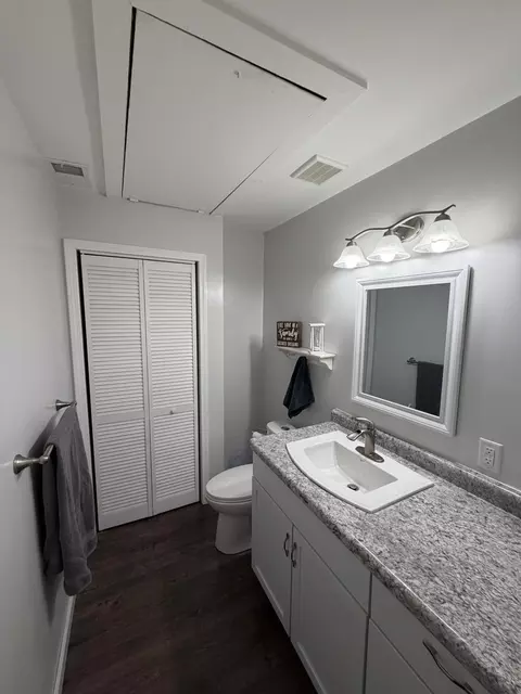 Bath - 615 Riddle St, Howell, MI 48843 photo 4 of 5