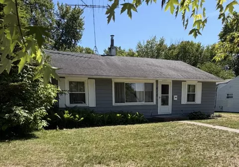 615 Riddle St, Howell, MI 48843