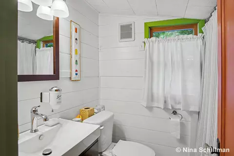 Bath - 4701 S Spruce Ave, White Cloud, MI 49349 photo 1 of 1