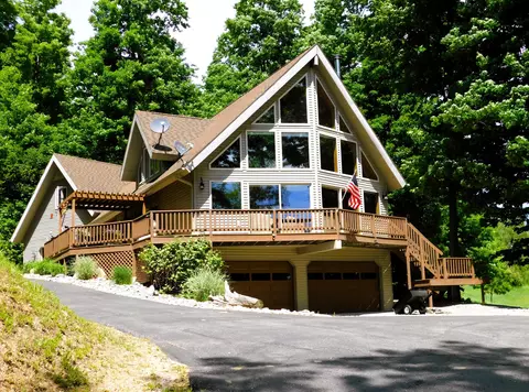 10653 Milarch Rd, Bear Lake, MI 49614