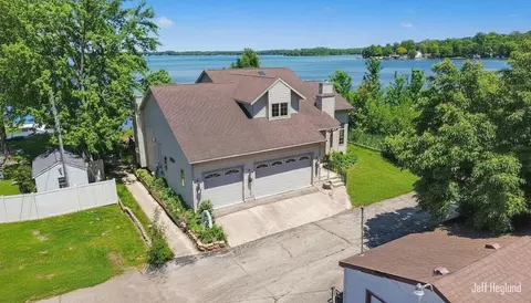 4211 Lynden Rd, Shelbyville, MI 49344