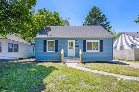885 Oak Ave, Muskegon, MI 49442
