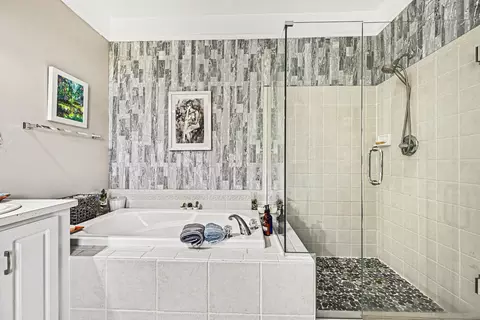 Bath - 362 Constitution St, Canton, MI 48188 photo 2 of 3