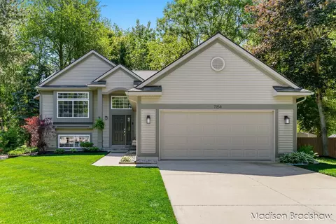 7154 Timbercreek Dr, Allendale, MI 49401