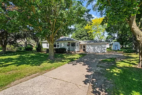 367 Lane Ave, Holland, MI 49423
