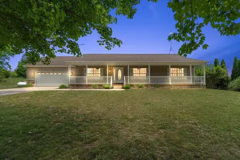 2171 Walking Horse Ln, Allegan, MI 49010