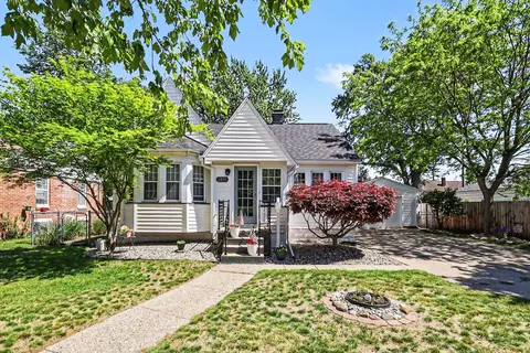 2890 Eastland Rd, Muskegon, MI 49441