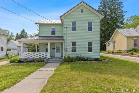 641 N Jackson St, Ionia, MI 48846