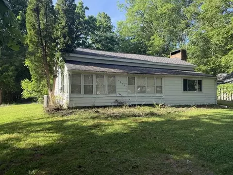 3908 Grand Prairie Rd, Kalamazoo, MI 49006