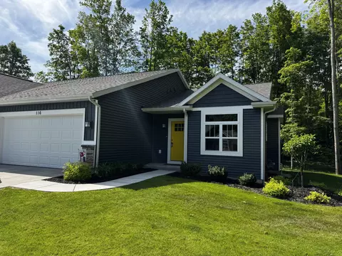 116 Creek Dr, Hart, MI 49420