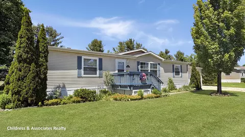 13675 Iris Ln, Cedar Springs, MI 49319
