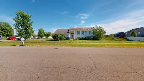 2308 Mary Beth Ln, Hudsonville, MI 49426