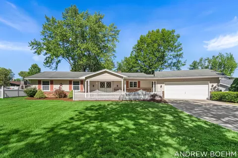 164 Euna Vista Dr, Holland, MI 49423