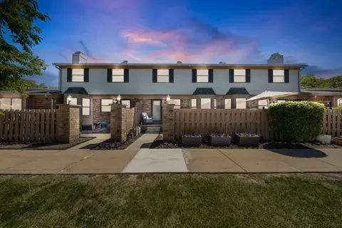 2071 Vine Way Dr #79, Canton, MI 48188