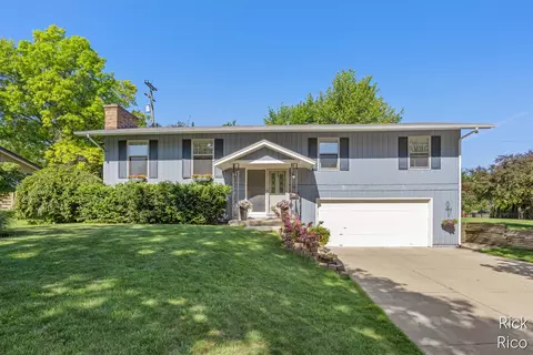 1609 Oxford Dr SE, Grand Rapids, MI 49506
