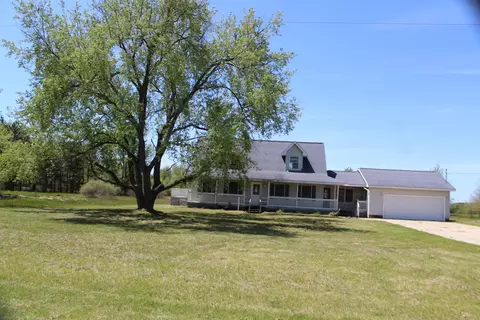 7611 S Luce Ave, Fremont, MI 49412