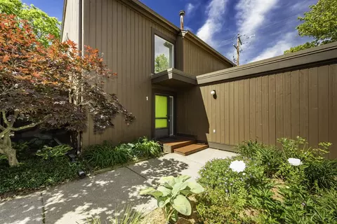 1 Westbury Ct, Ann Arbor, MI 48105